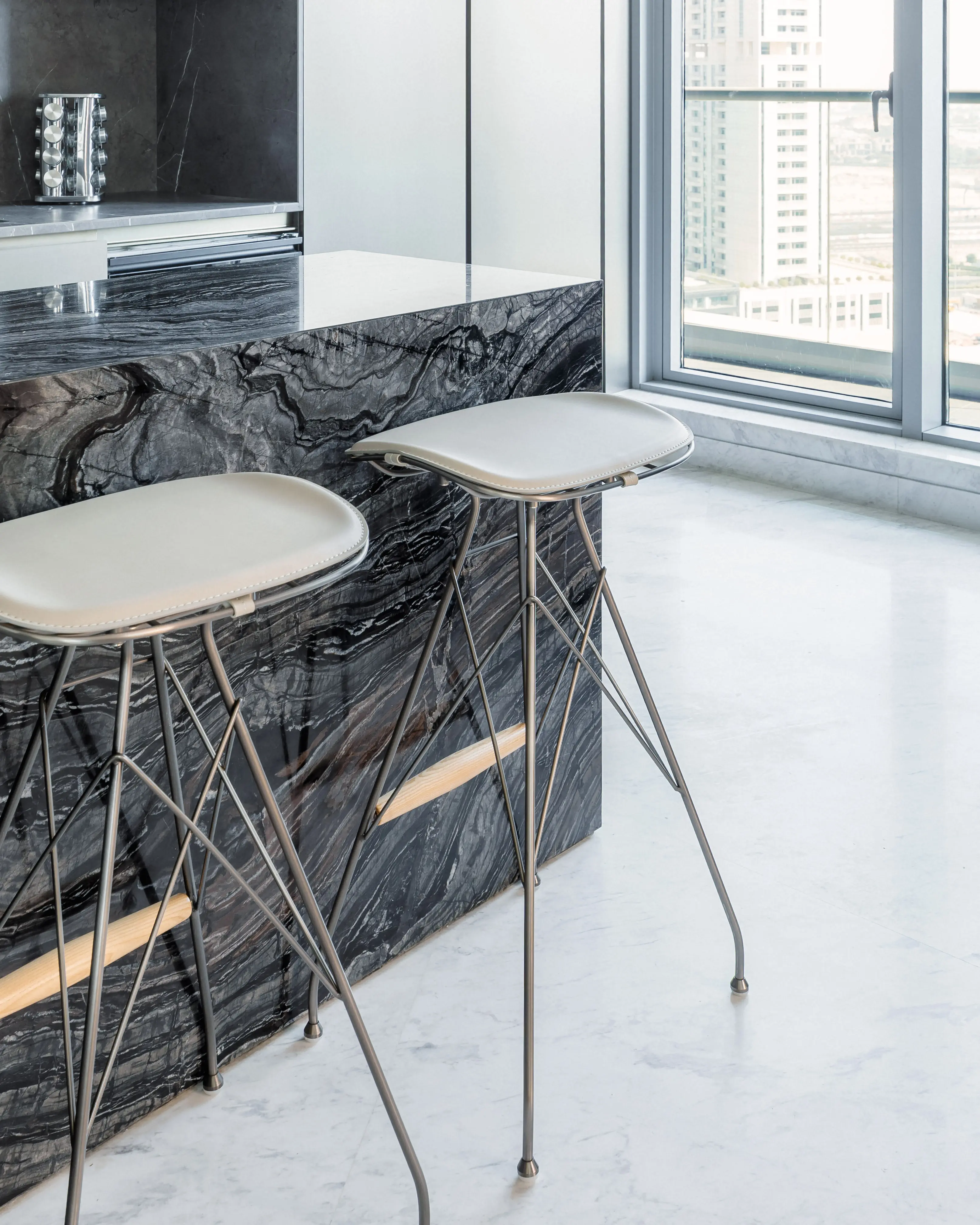 Da Vinci Tower apartment furniture 3