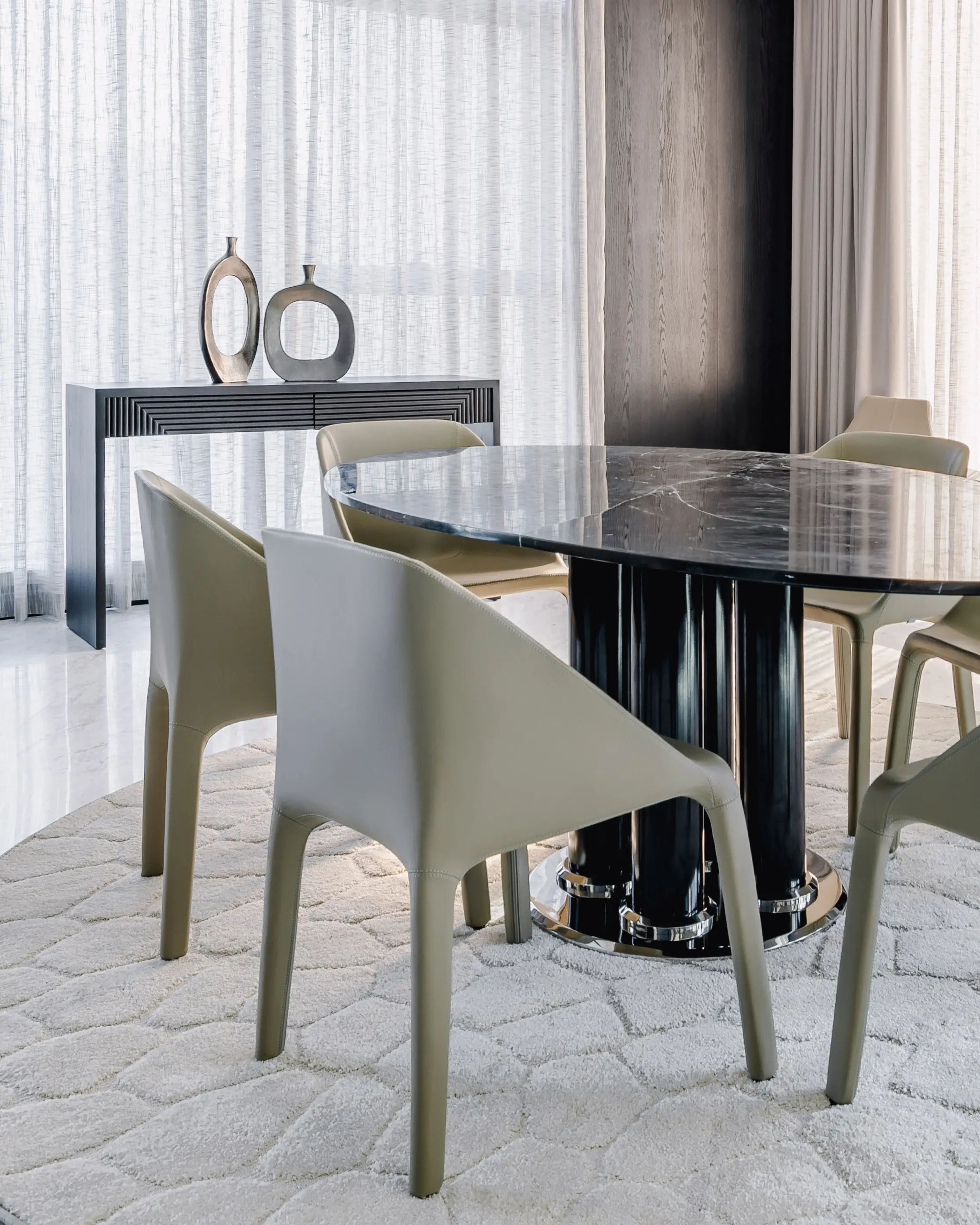 Da Vinci Tower apartment furniture 4