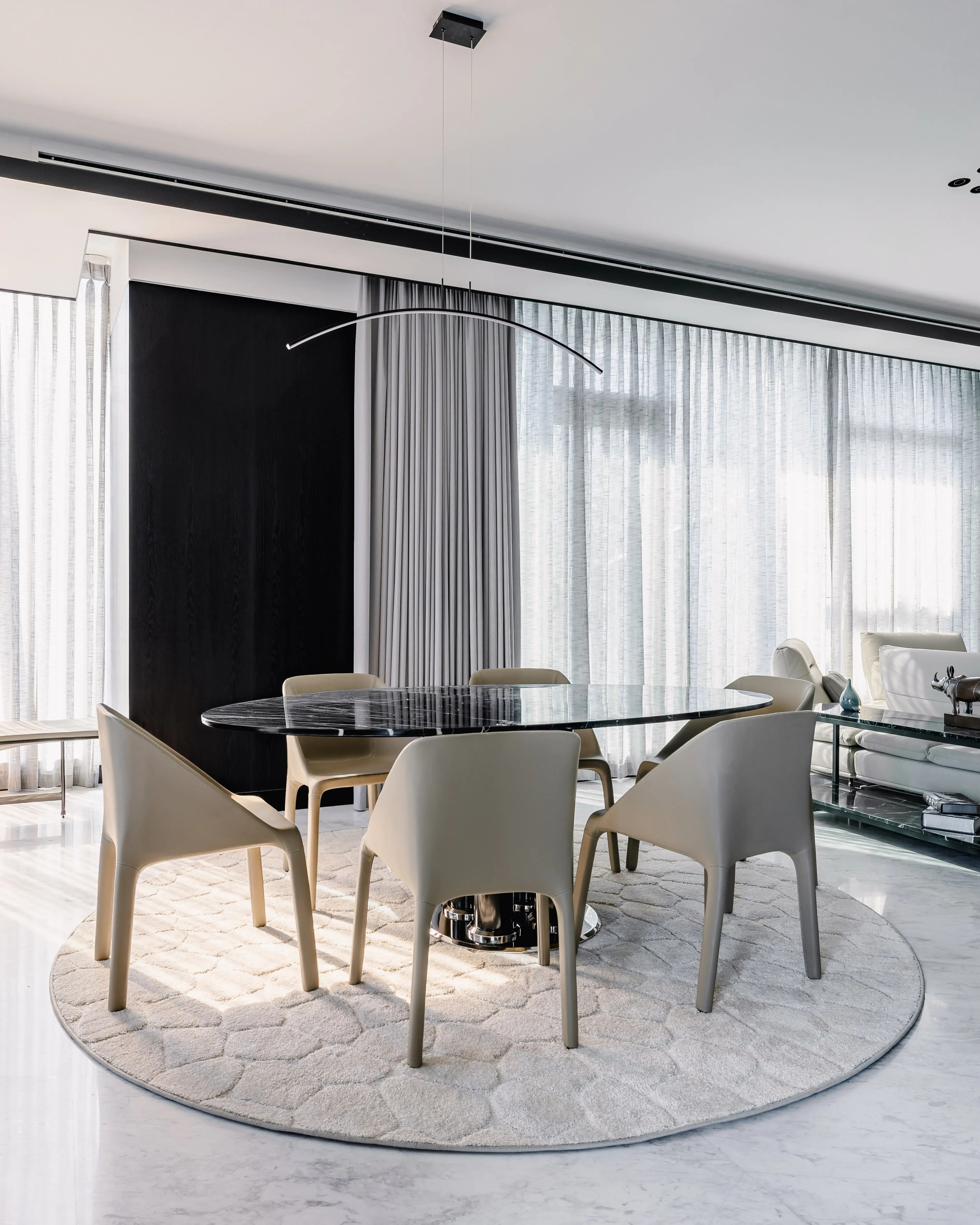 Da Vinci Tower apartment furniture 5